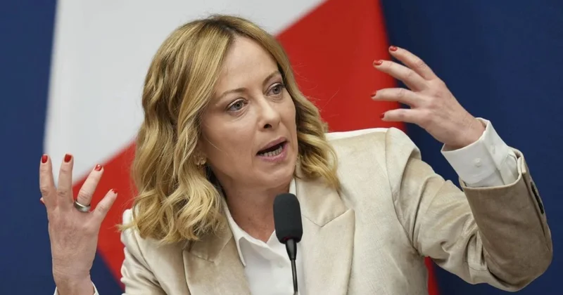 Melonidən Trampa CAVAB: “Öz reytinqini izlə!”