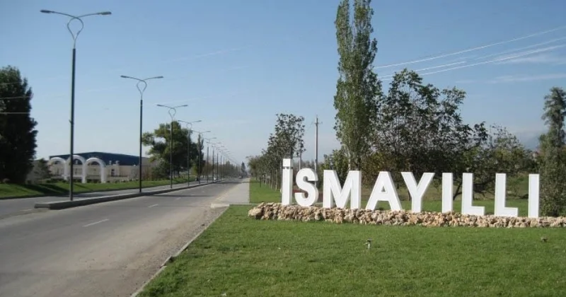 İsmayıllıda məktəbli sinif yoldaşını sevən oğlanı döydü, həbs edildi
