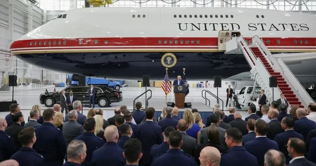 Подарок Катара за миллиард: Трамп показал новый летающий Белый дом Minval Politika