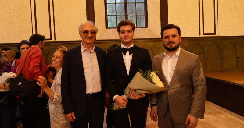 Bülbül Vokal Məktəbinin yetirməsi konsert verdi Foto