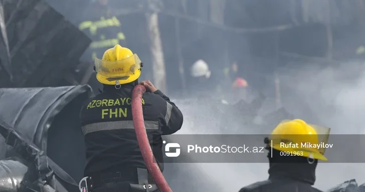 В Мингячевире произошёл пожар в многоэтажном жилом доме