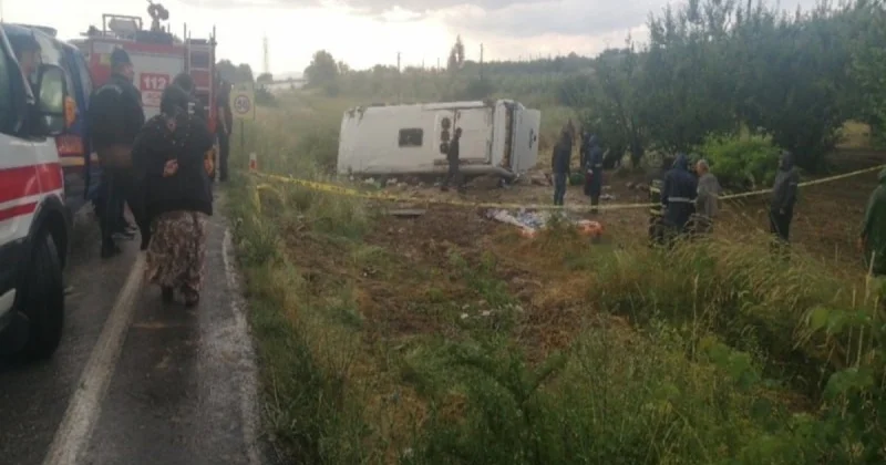 В Турции перевернулся автобус с туристами: погибли 4 человека