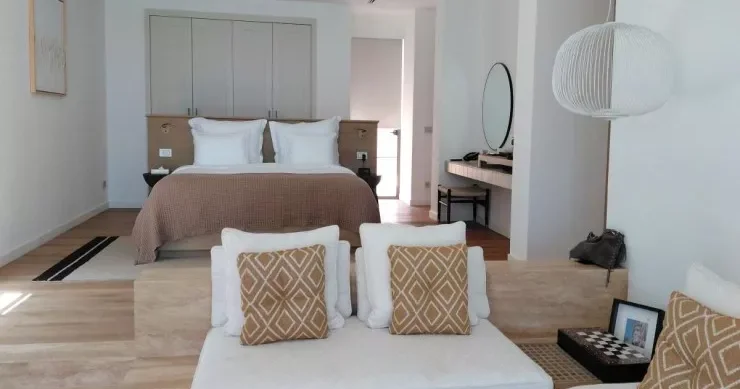 Otel çarpayısının altına su şüşəsi qoymalısınız Təhlükəsizliyin sirri