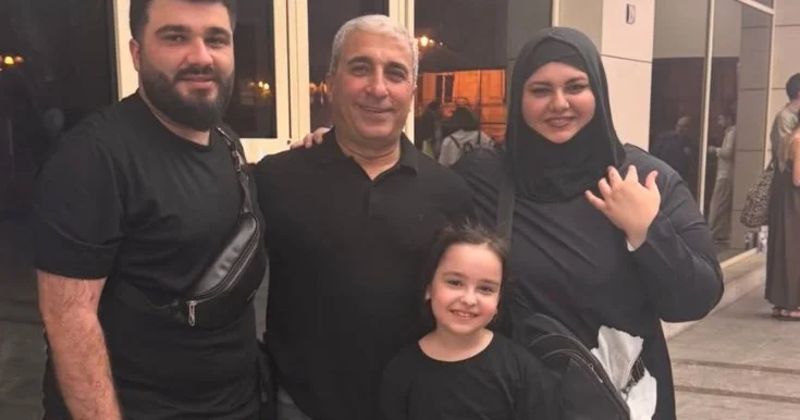 Rafael İsgəndərov övladları və nəvəsi ilə Foto