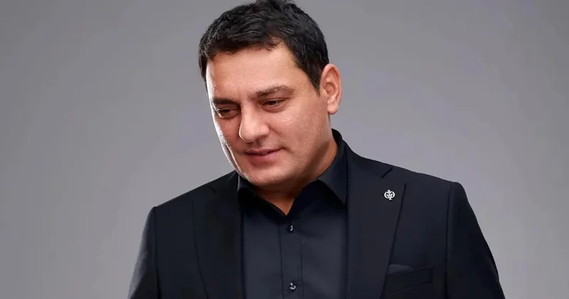 Məşhur hitin ifaçısı xəstəxanaya yerləşdirildi!