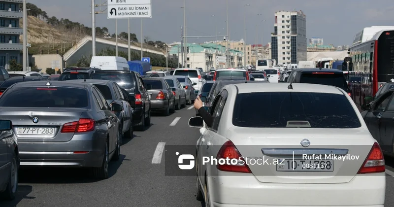 Sürücülərin səbrini daşıran tıxaclar Çıxılmaz vəziyyətin SƏBƏBLƏRİ