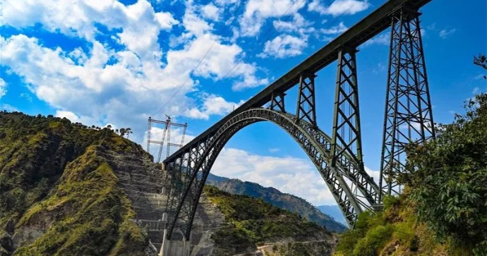 Dünyanın ən hündür dəmir yolu körpüsü FOTO