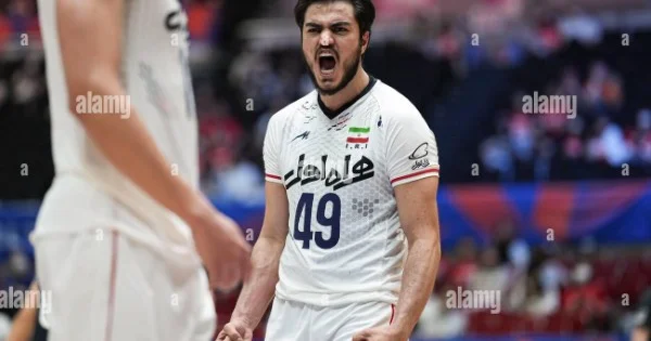İranlı voleybulçudan inanılmaz dünya rekordu VİDEO