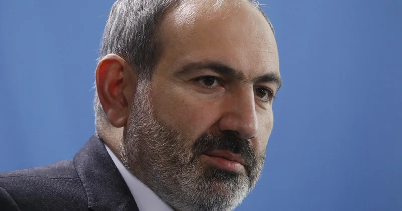 Paşinyan tərəfdarlarını Eçmiədzini boşaltmağa çağırdı