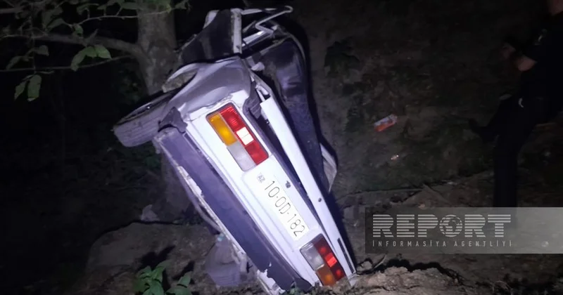 В Лянкяране автомобиль упал в овраг, есть пострадавшие