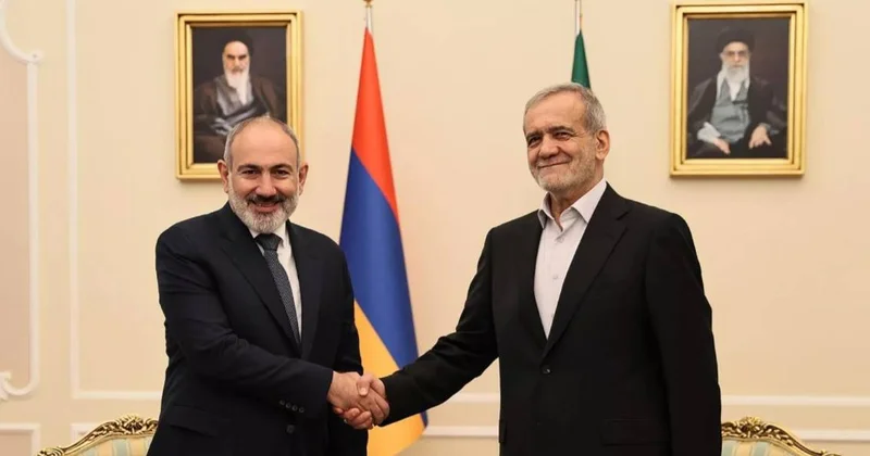 Paşinyan bir ay sonra Pezeşkiana başsağlığı verdi