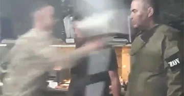 “Əsgərləri it kimi bağlayıb qəfəsdə saxlayırlar...”