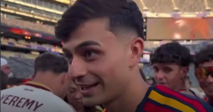 Pedri dünya çempionluğunu atası ilə belə qeyd etdi VİDEO