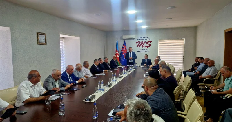 MƏTBU SÖZÜN KEŞİYİNDƏ