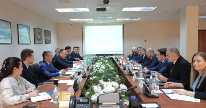 Astana və Tbilisi rəqəmsallaşır: Avtomobil daşımalarında icazə sənədləri elektronlaşdırılır