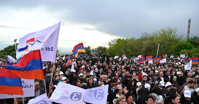 “Güclü Ermənistan” blokunun daha 4 namizədi deputat mandatından imtina etdi