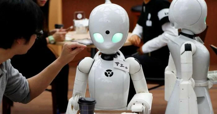 Humanoid robot şagirdlərə dərs deyəcək