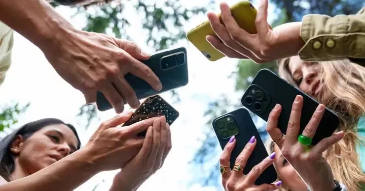 Telefonlar, hətta ən ideal münasibətləri də poza bilir PSİXOLOQ
