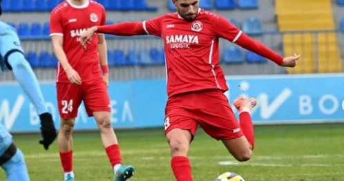 Azərbaycan klubuna böyük ümidlərlə gətirilmiş legioner öz ölkəsində oynayacaq FOTO
