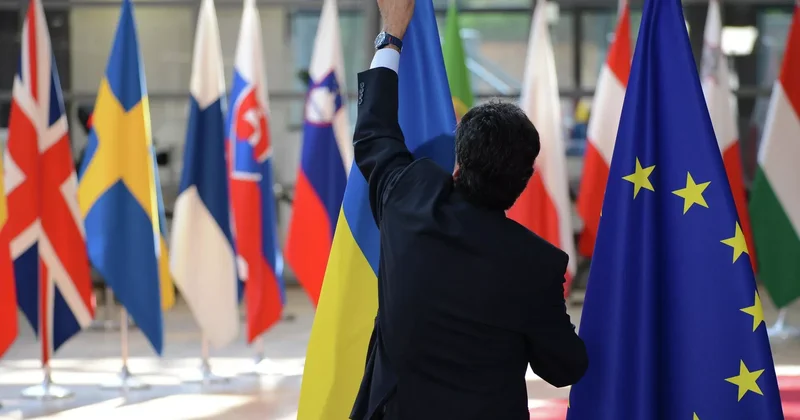 “Financial Times” yazır: Avropada Ukraynaya dəstək zəifləyir