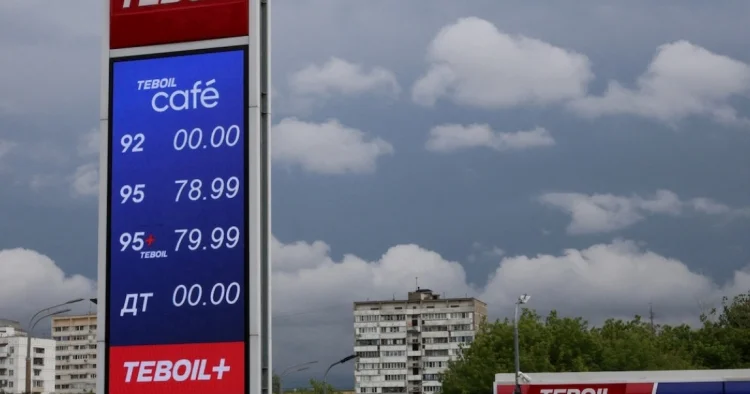 Rusiyanın hər yerindən Moskvaya benzin daşınır