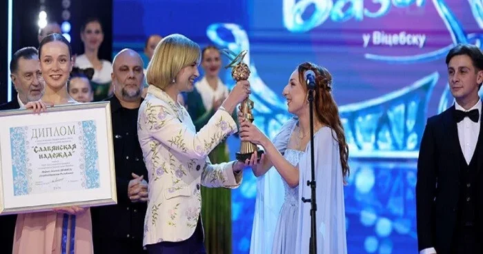 Lukaşenko azərbaycanlı sənətçini təltif etdi