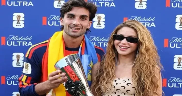 Şakira dünya çempionatının qəhrəmanı ilə qucaqlaşdı Pikeni ələ saldılar