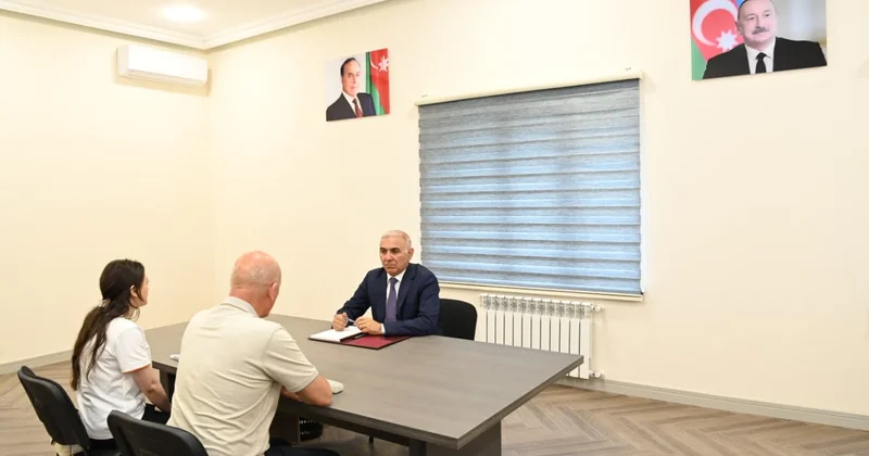 “Azərişıq” ASC nin sədri Vüqar Əhmədov Xankəndidə vətəndaşları qəbul edib