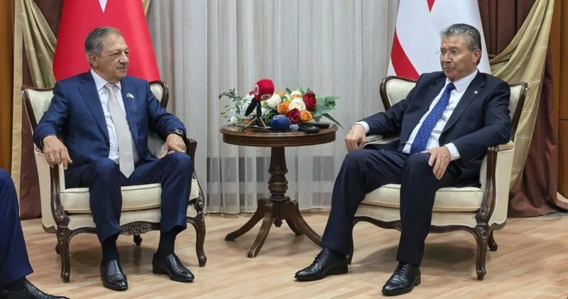 Cavanşir Feyziyev Şimali Kiprdə Ünal Üstellə görüşüb