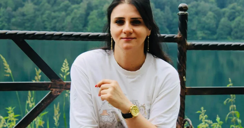 Qoşulub qaçmağım var sevdiyim adamgilə... Sevinc Yunuslunun şeirləri