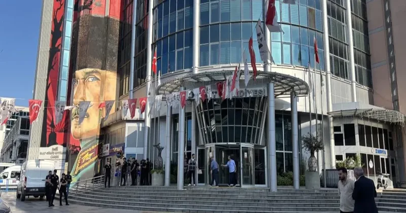 Türkiyədə daha bir bələdiyyə sədri korrupsiya istintaqı çərçivəsində saxlanılıb