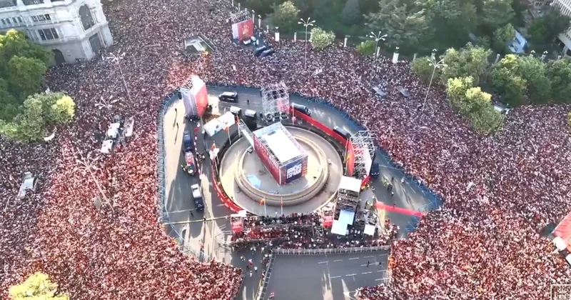 İynə atsan, yerə düşməz Çempionlar belə qarşılandı Video