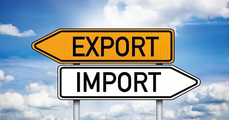 Импорт физлиц в Азербайджан вырос на 10%, экспорт снизился почти на 18%