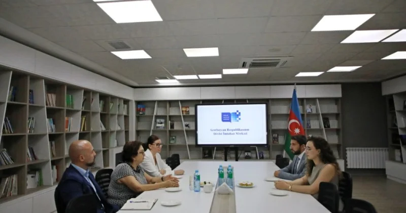 Məleykə Abbaszadə“Yüksəliş” müsabiqəsinin finalçıları ilə görüşüb