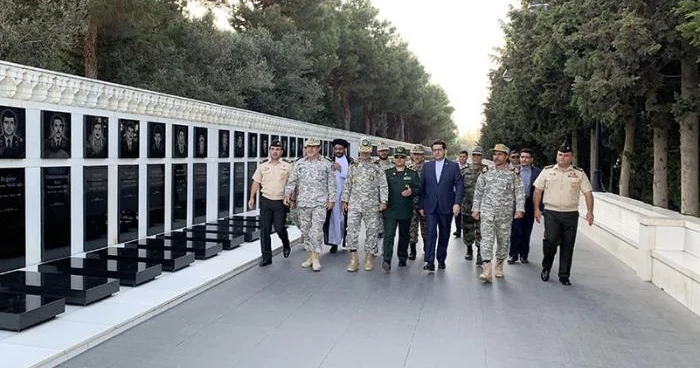 Şəhidlərin ziyarətində geyim və davranış qaydaları tətbiq olunacaq? AÇIQLAMA