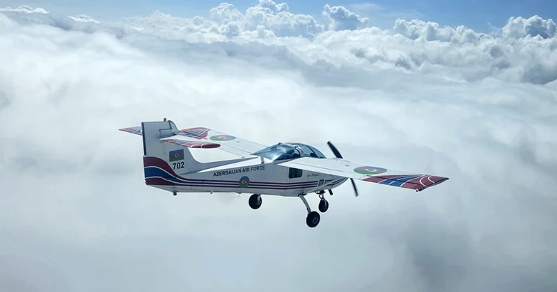 Azərbaycanın gənc hərbi pilotlarının məşqindən görüntülər