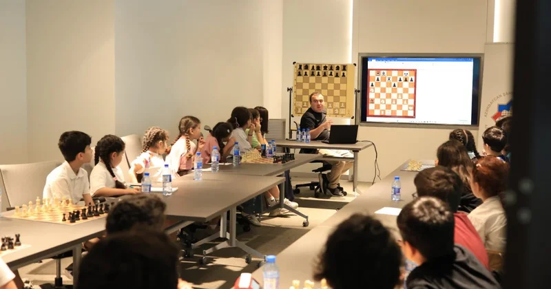 Şahmatçılarımız üçün növbəti ustad dərsi təşkil edilib FOTO