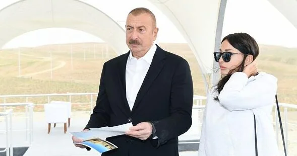 İlham Əliyev və xanımı Gəncəyə getdi