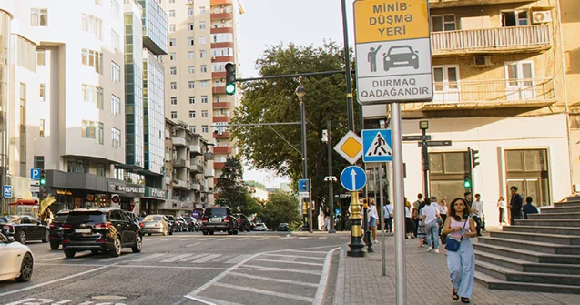 Bu yerlərdə də maşından rahat düşüb minəcəksiniz Fotolar