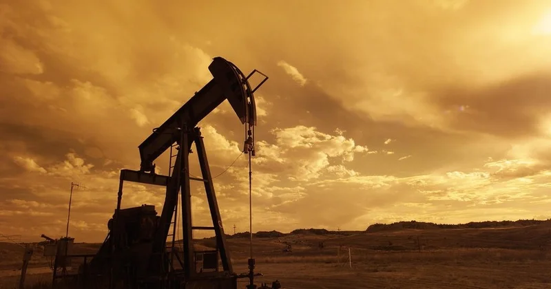 Нефть подорожала на данных API о сокращении запасов в США
