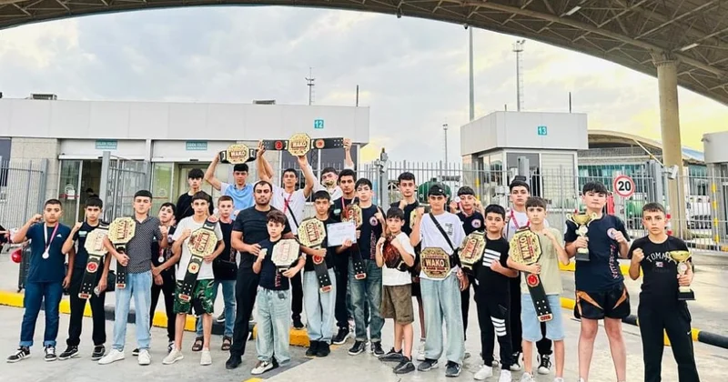 Naxçıvanlı kikboksçular Qarsdan 23 medalla qayıdıblar