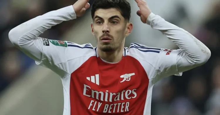 Arsenal ın hücumçusu zədələndi