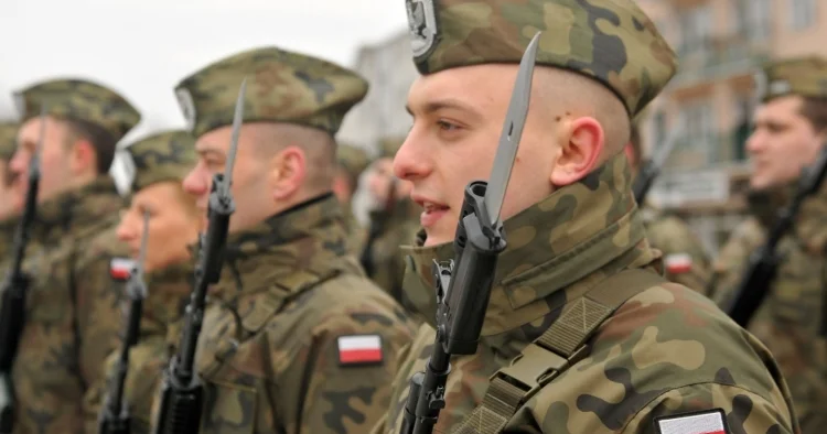 Polşa Ukraynaya hərbiçi göndərməyəcək
