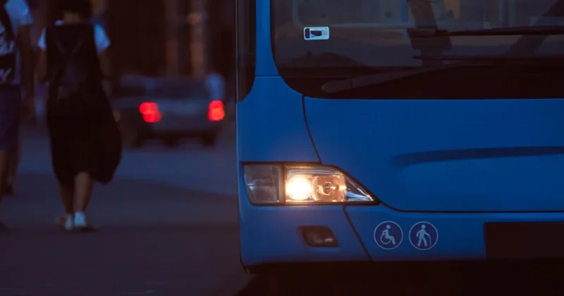 В бразильском Сан Паулу автобус зацепил готовящийся к взлету самолет