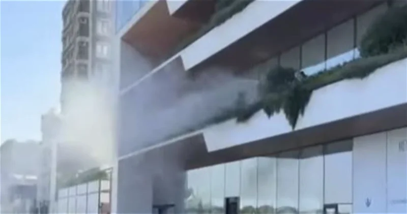 В Баку произошел пожар в здании Kempinski Bayil Bay ВИДЕО ФОТО