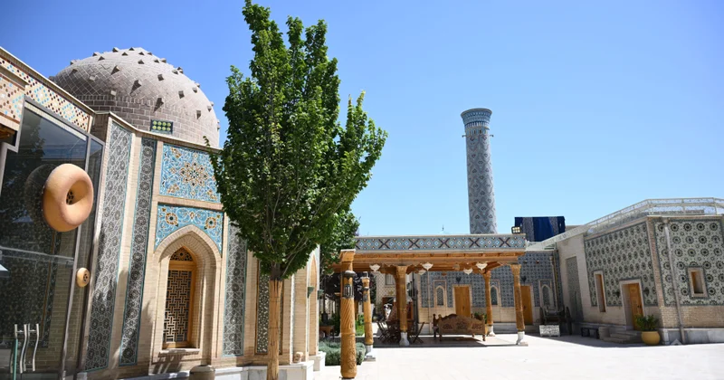 Азербайджанские журналисты ознакомились с туристическим центром Silk Road Samarkand (ФОТО)