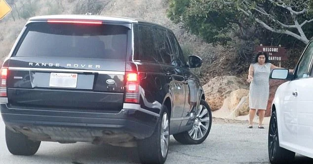 Rənc Rover ağır qəzaya uğradı: Ölənlər var (Foto)