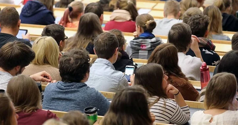 Стипендия только для парней: решение Бакинского славянского университета вызвало споры