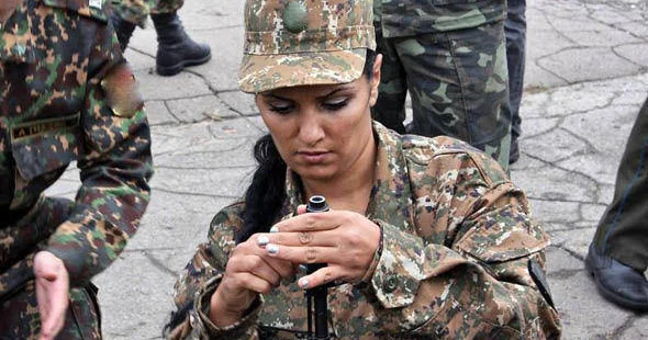 “Suren yəqin ki, erməni qadınları döyüş növbətçiliyinə cəlb etməklə...”
