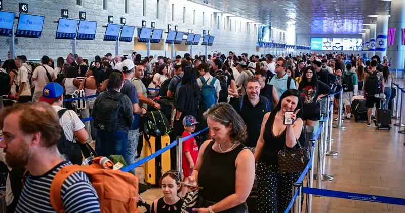 Сотрудники Бен Гуриона бастуют на фоне рекордного пассажиропотока